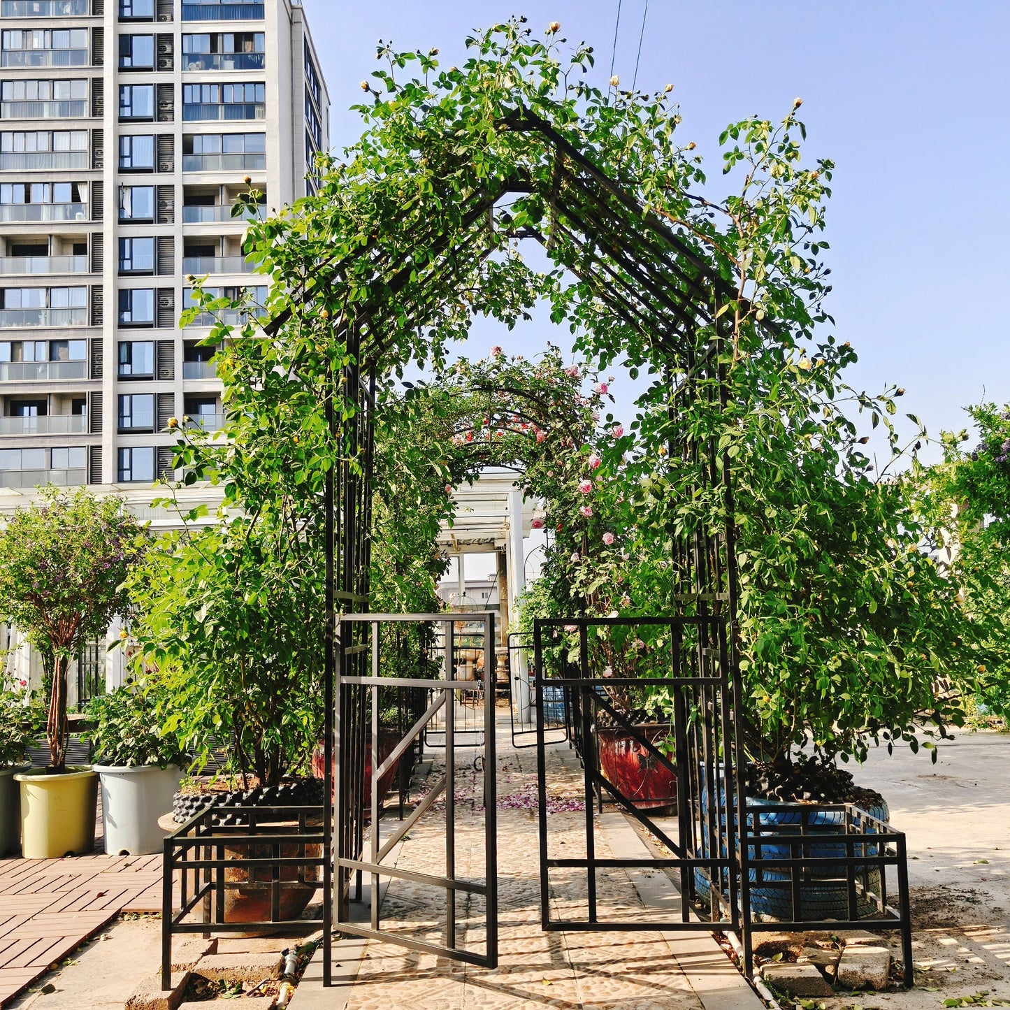 Metal Garden Arch with Gate and Planter
