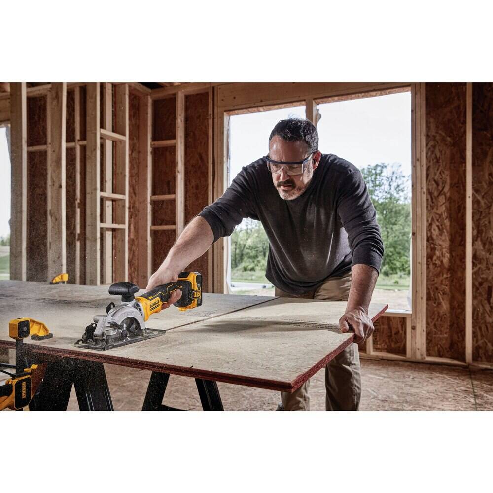 DEWALT DCS571B ATOMIC 20V MAX* Circular Saw, 4-1/2-Inch (Tool Only)