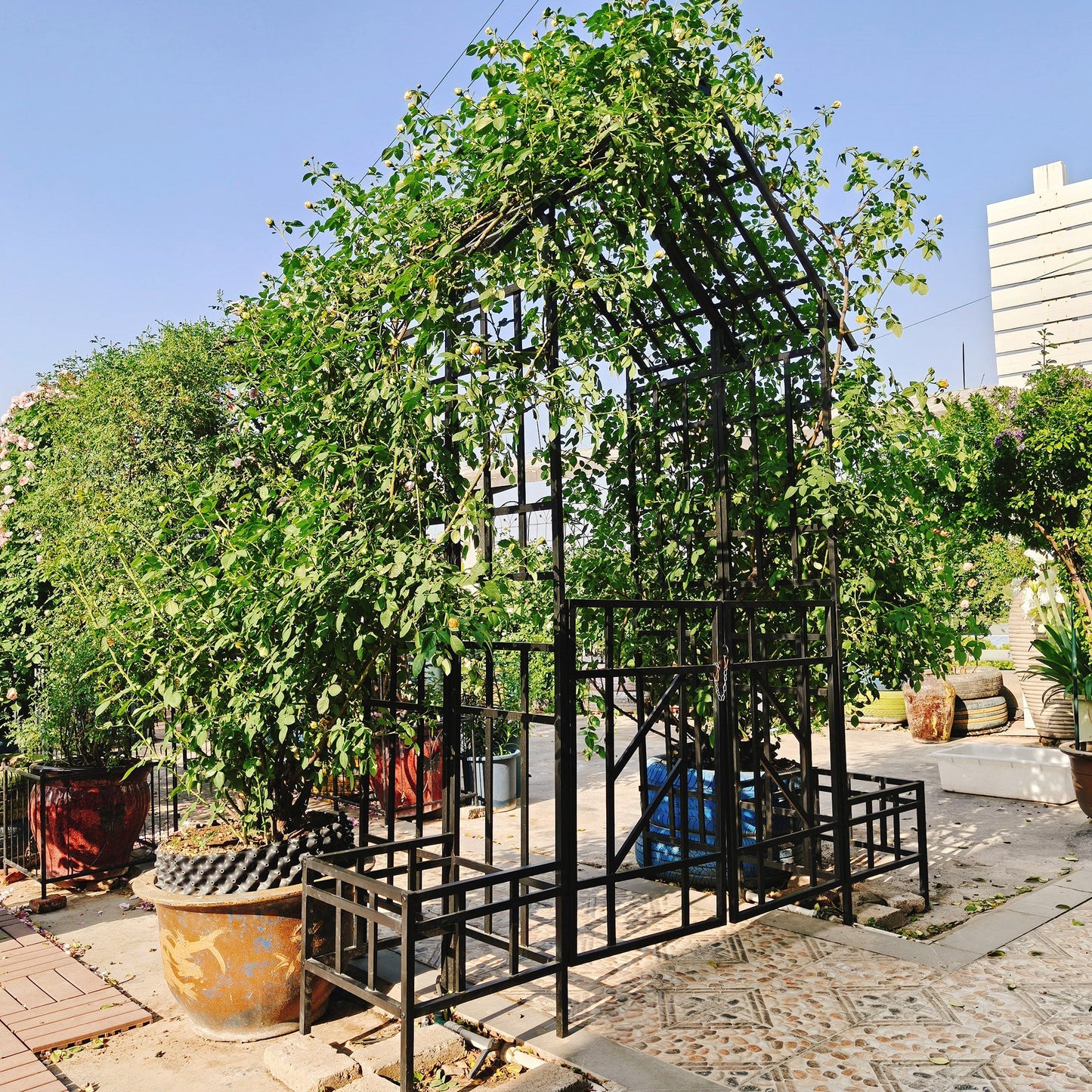 Metal Garden Arch with Gate and Planter