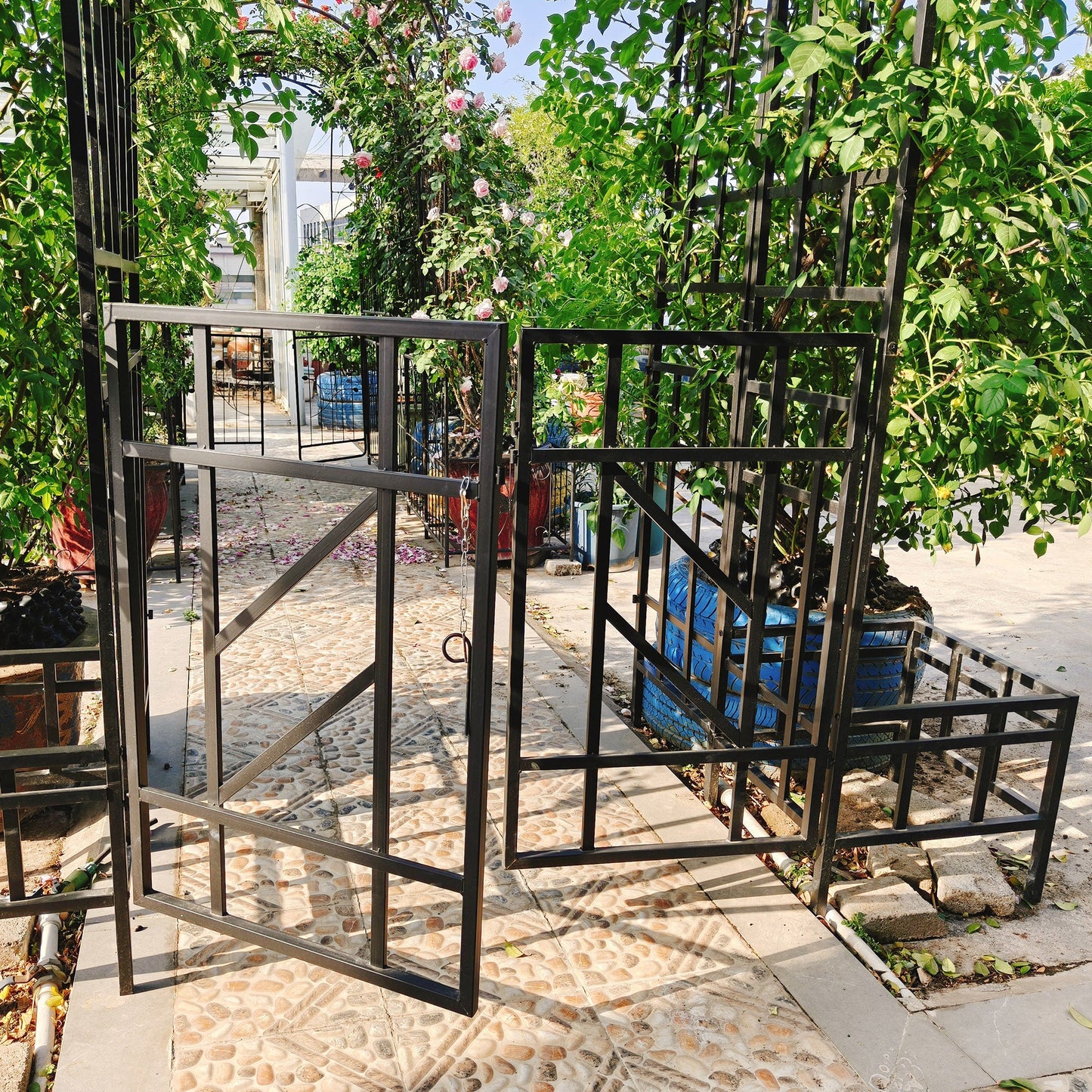 Metal Garden Arch with Gate and Planter